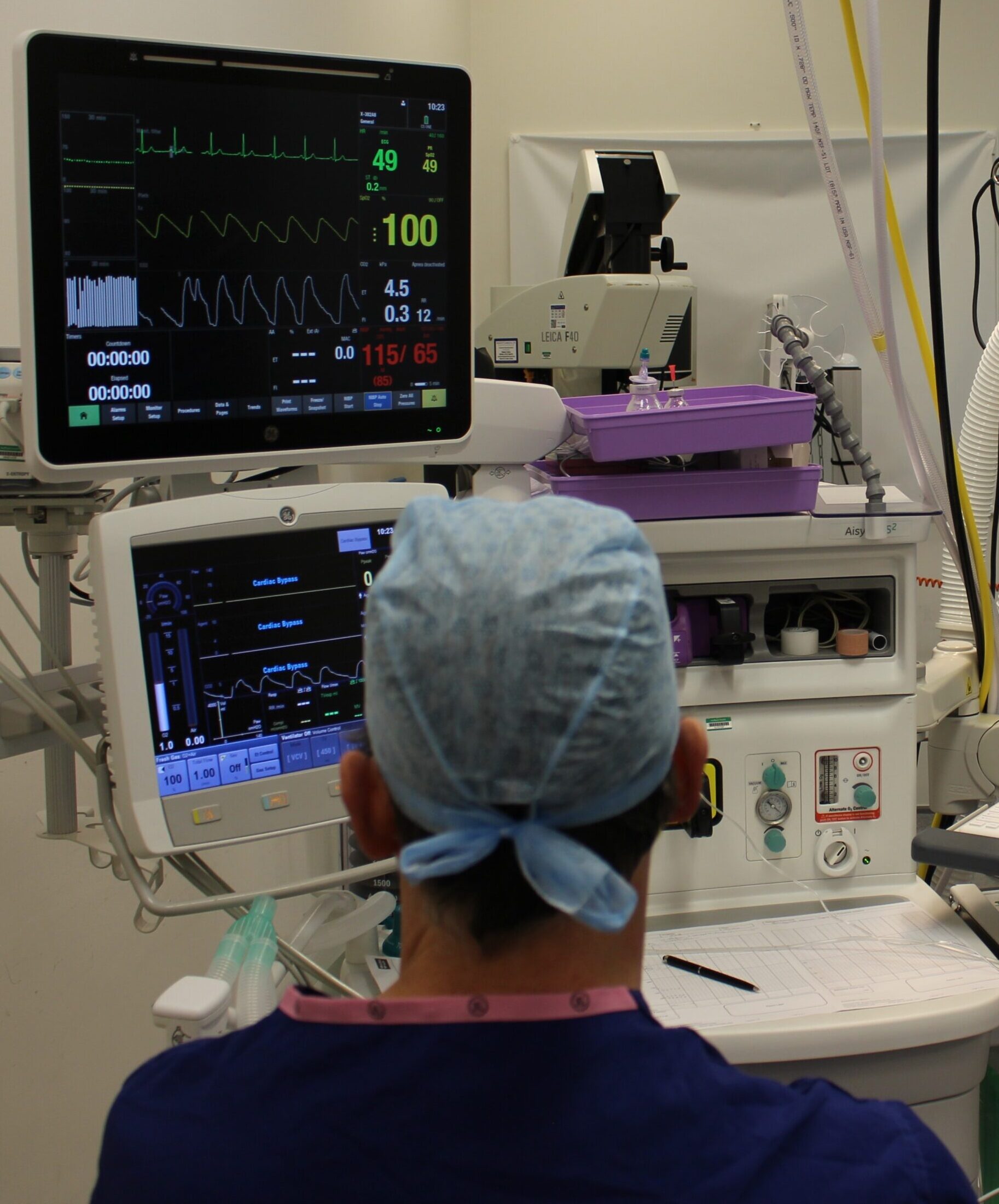 Photo of a Consultant Anaesthetist monitoring a patient having private hernia surgery in Hampshire.